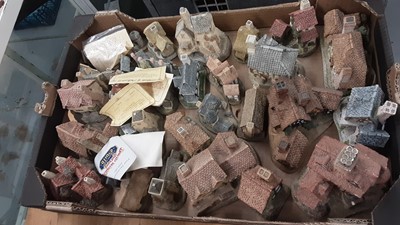 Lot 82 - Collection of unboxed David Winter cottages including Ebenezer Scooge's Counting House, Mister Fezziwig's Emporium, Bridgewater, Squires Hall etc (38)