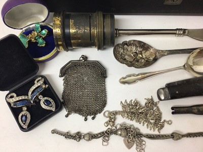 Lot 215 - Jewellery box containing costume jewellery, wristwatches, silver and bijouterie