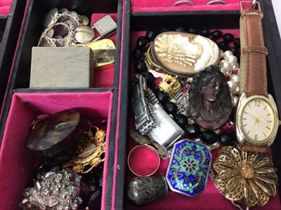 Lot 215 - Jewellery box containing costume jewellery, wristwatches, silver and bijouterie