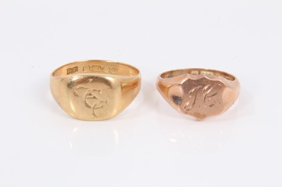 Lot 248 - 18ct gold signet ring and 9ct rose gold signet ring