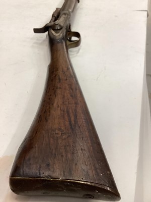 Lot 992 - Victorian Snider rifle with Enfield lock dated 1864, Snider breach conversion, with steel ramrod and three bands to barrel  138 cm overall