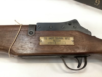 Lot 1001 - Scarce Second World War R.A.F. Issued Swift training Rifle Series B dated 1942 in original fitted box with R.A.F. markings