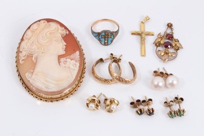 Lot 279 - Antique enamel and seed pearl cross ring, 18ct gold crucifix pendant, Edwardian 9ct gold gem set pendant, five pairs of 9ct gold earrings and 9ct gold mounted carved cameo brooch