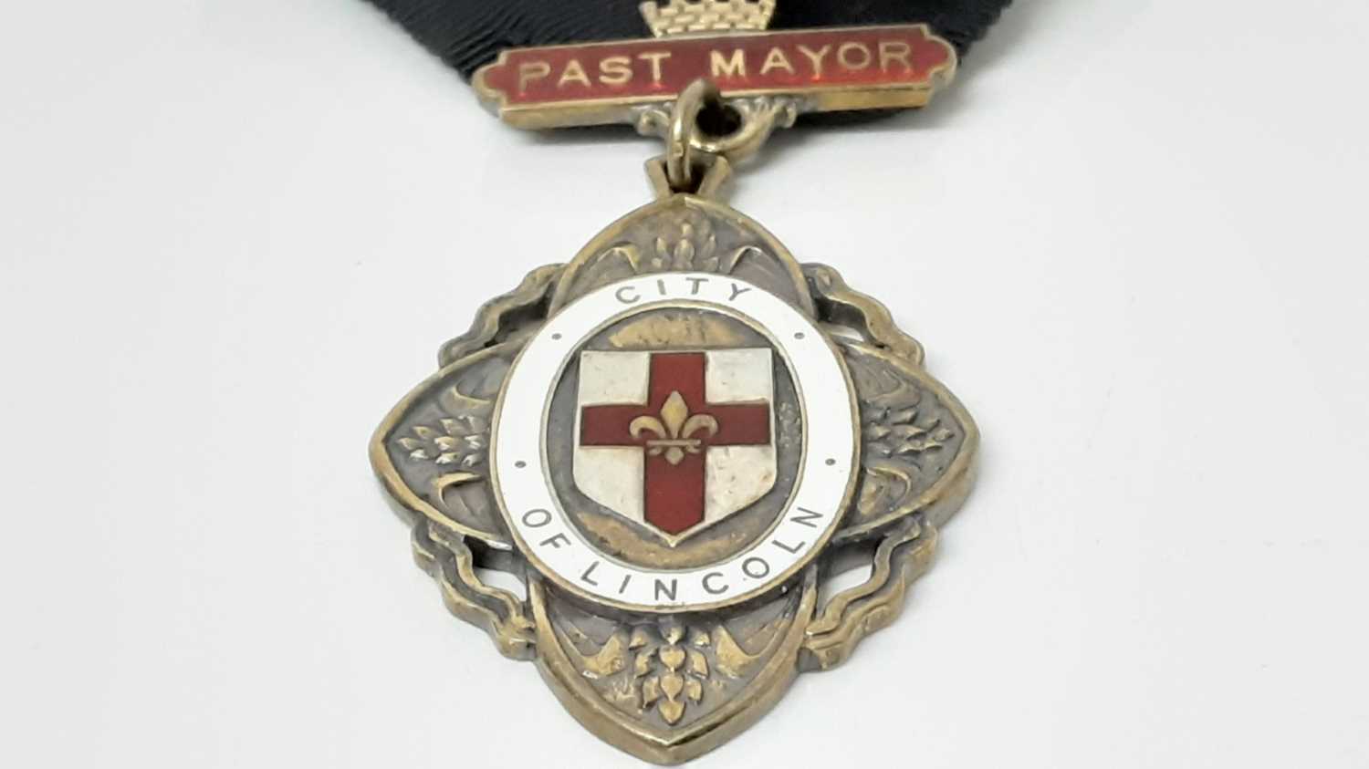 Lot 2598 - Elizabeth II silver and enamel Mayor or Past Mayors neck badge for Lincoln, engraved to reverse 'Councillor John William Giles 1952 - 1953', (Bimirmingham 1960).