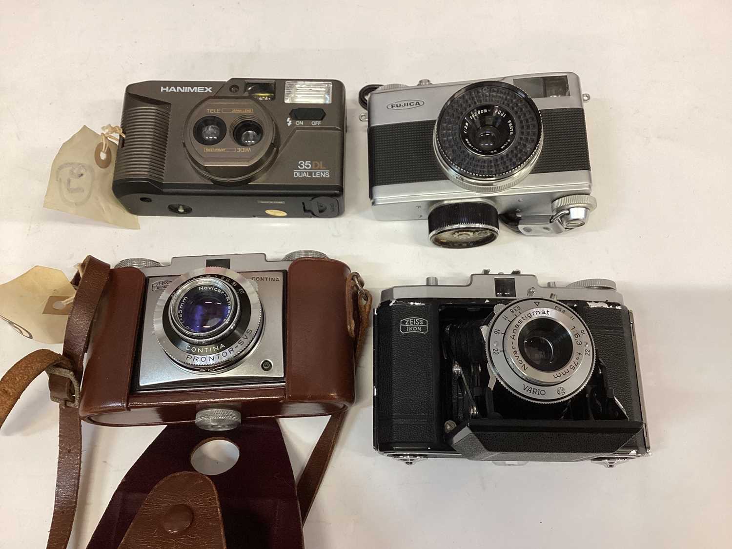Lot 2371 - Pacemaker hand held video camera, Voightlander camera and other camera (1 box)