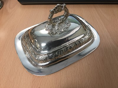 Lot 225 - Georgian silver entrée dish and cover