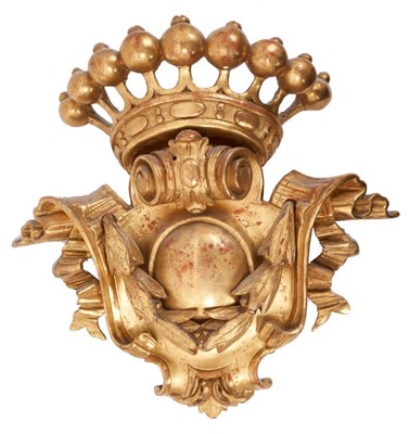 Lot 767 - Impressive 18th/19th century gilt wood crest, with coronet and wreath and ribbon tied shield, 32cm high