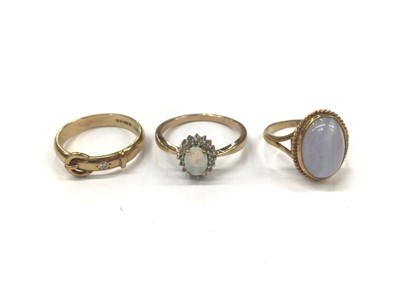 Lot 806 - Three 9ct gold dress rings