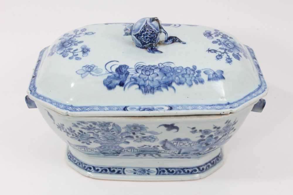 Lot 32 - 18th century Chinese export porcelain blue and white tureen and associated cover