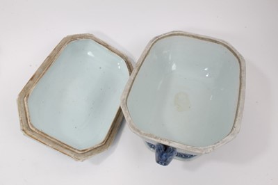 Lot 32 - 18th century Chinese export porcelain blue and white tureen and associated cover