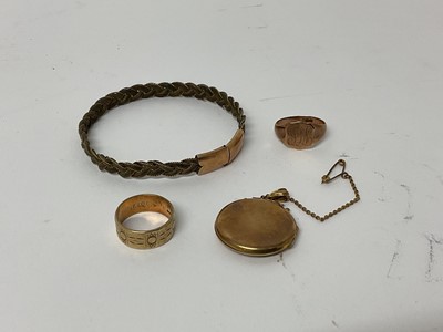 Lot 78 - 9ct gold locket, 9ct gold wedding ring, 9ct gold signet ring and a yellow metal mounted elephant hair bangle