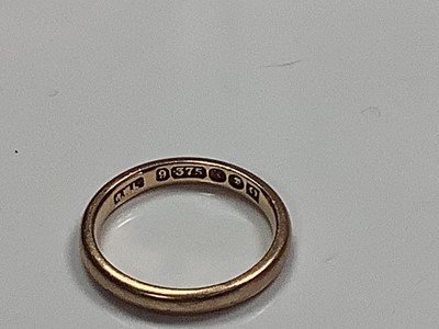 Lot 95 - 9ct gold wedding band, ring size L, together with a diamond three stone ring (one stone missing) and other gold and yellow metal jewellery.