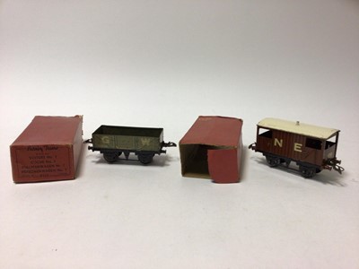 Lot 27 - Hornby O gauge selection of boxed Wagons (some in incorrect boxes) including Open Wagon, No.50 Hopper Wagon etc (some boxes have ends missing) (qty)