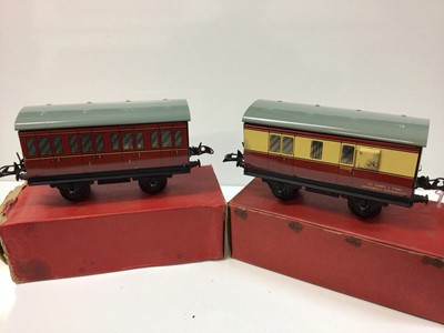 Lot 29 - Hornby O gauge selection of boxed Coaches and Vans including Brake Van, No.1 Luggage Van and others (15)