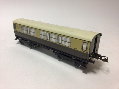 Lot 39 - Railway Middleton Products Australia Hornby Series O gauge Tinplate GWR No.2 Corridor Coach 1st/3rd, boxed