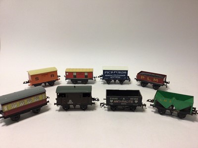 Lot 41 - Hornby O gauge selection of unboxed tinplate Wagons and Rolling Stock, plus other manufacturers (40+)
