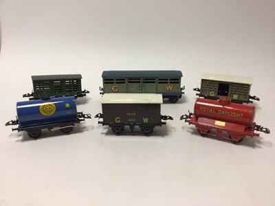 Lot 41 - Hornby O gauge selection of unboxed tinplate Wagons and Rolling Stock, plus other manufacturers (40+)