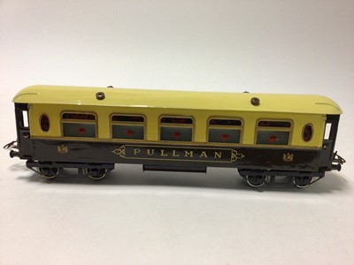 Lot 42 - Hornby O gauge No.2 Pullman (Restored), plus five other unboxed tinplate Pullman Carriages (6)