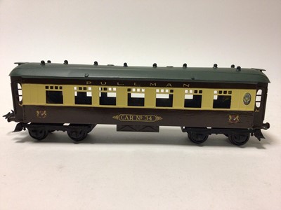 Lot 42 - Hornby O gauge No.2 Pullman (Restored), plus five other unboxed tinplate Pullman Carriages (6)