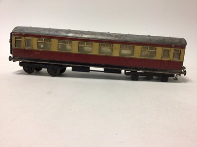 Lot 45 - Bassett-Lowke O gauge selection of unboxed tinplate Carriages (9)