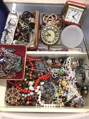 Lot 871 - Vintage costume jewellery, bijouterie and sundries