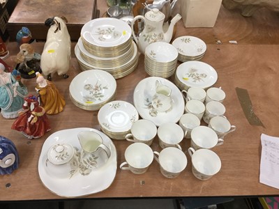 Lot 441 - Royal Doulton Yorkshire Rose dinner / tea and coffee service