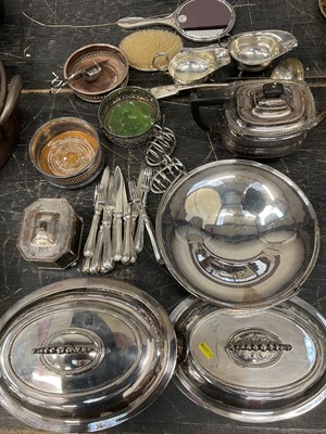 Lot 172 - Collection of silver and plate