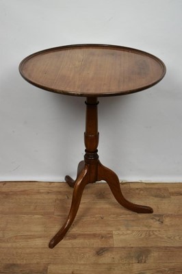 Lot 1397 - Regency dished top occasional table