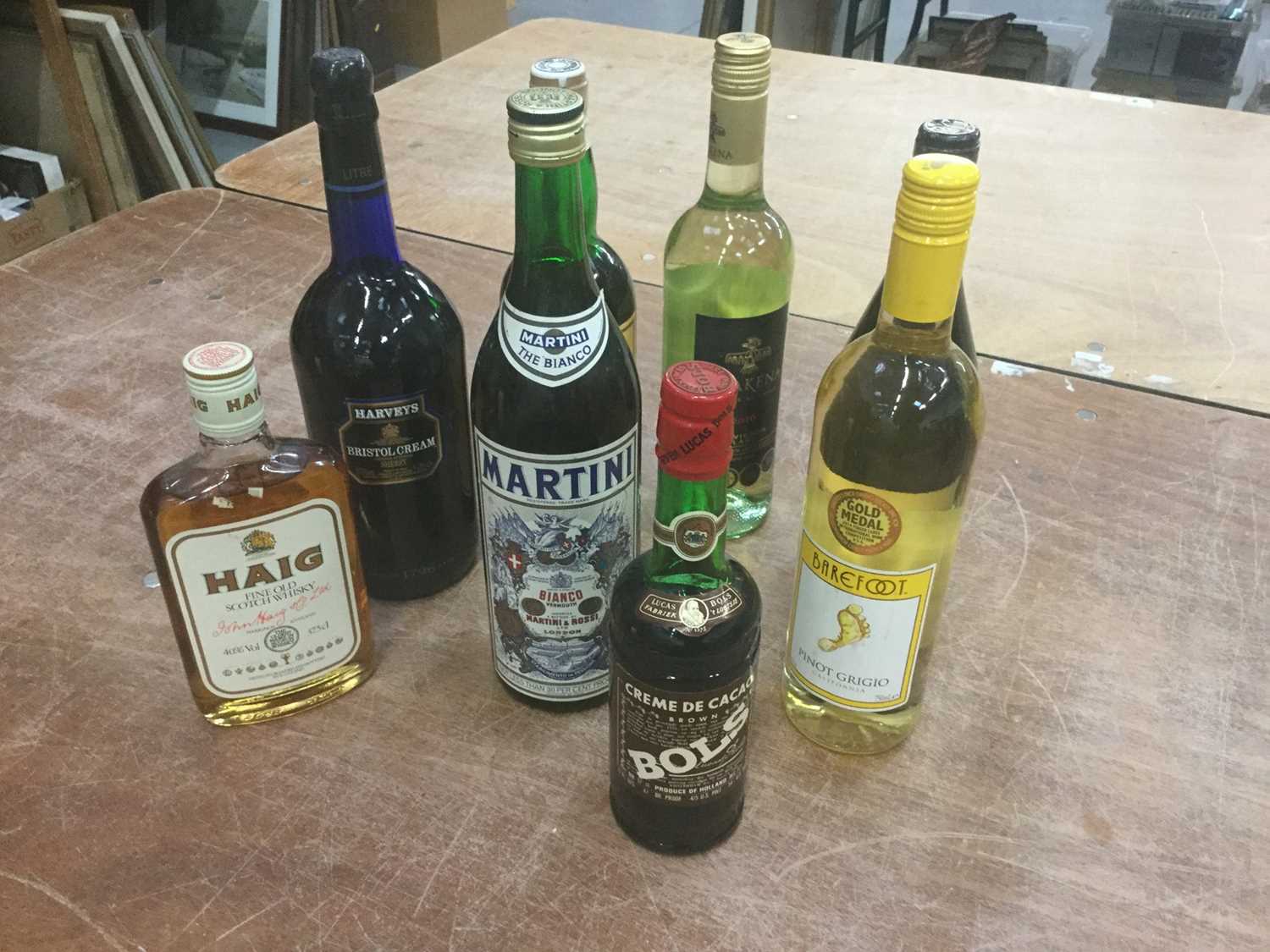 Lot 463 - Eight bottles of wine and spirits