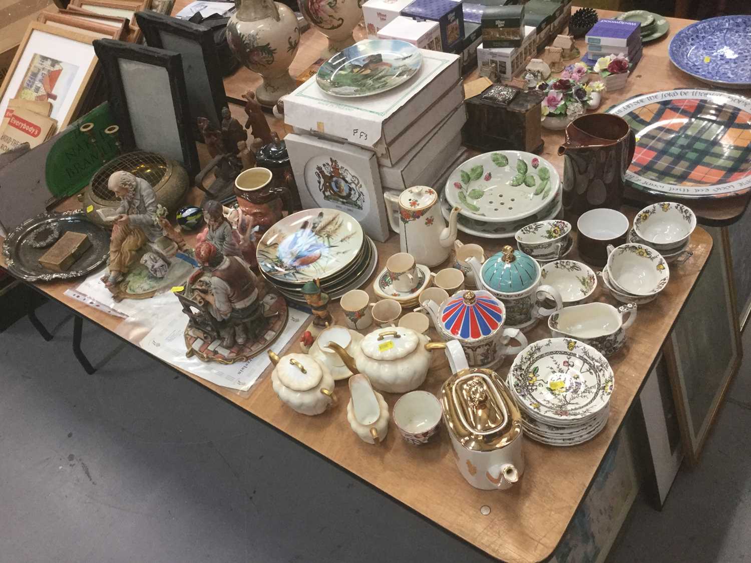 Lot 44 - Group of Lilliput Lane cottages, Wedgwood, Royal Doulton and other ceramics and sundry items