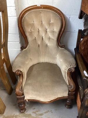 Lot 1105 - Victorian mahogany framed buttoned back easy chair on turned legs