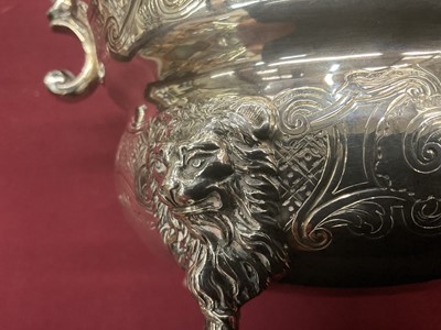 Lot 204 - Fine quality contemporary silver sauce boat in the George I style