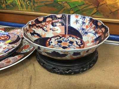 Lot 92 - Group of five Japanese Imari dishes and bowls