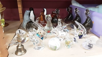 Lot 635 - Twenty three Murano and other art glass animal ornaments