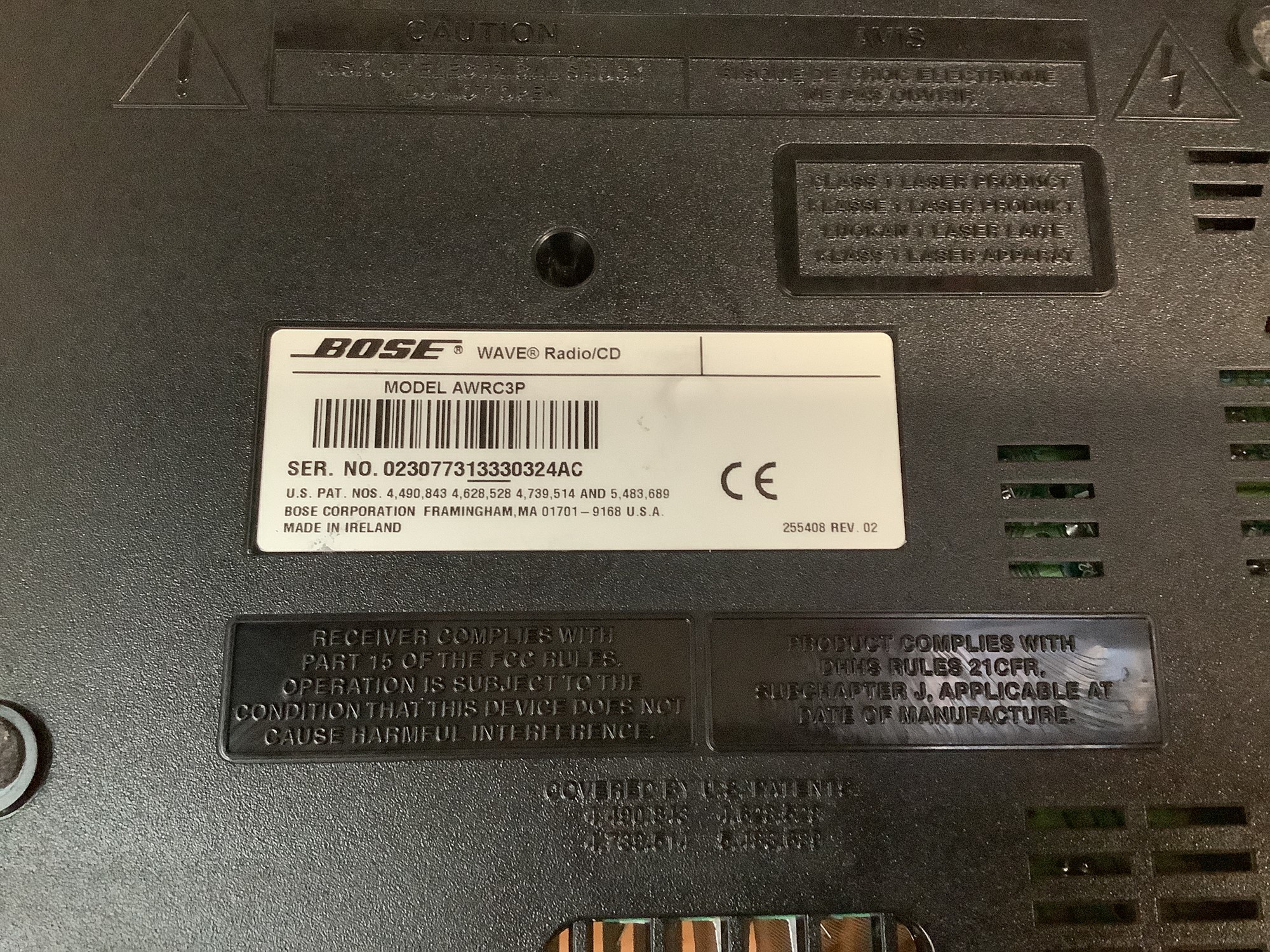 Lot 113 Bose Wave Radio/CD player in White with