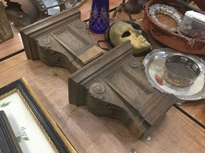 Lot 514 - Pair of carved oak architectural brackets