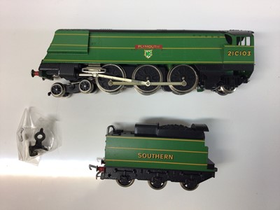 Lot 132 - Wrenn OO gauge 4-6-2 SR Green Streamlined Bulleid Pacific 'Plymouth' tender locomotive 21C103, boxed, W2266