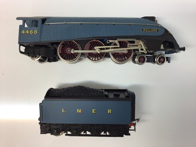 Lot 137 - Wrenn OO gauge 4-6-2 LNER Garter Blue Class A4 Pacific 'Mallard' tender locomotive 4468, (wrong box), W2210