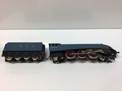 Lot 137 - Wrenn OO gauge 4-6-2 LNER Garter Blue Class A4 Pacific 'Mallard' tender locomotive 4468, (wrong box), W2210