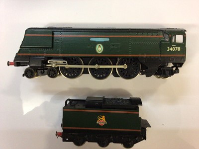 Lot 142 - Wrenn OO gauge 4-6-2 BR Green Battle of Britain Class '222 Squadron' tender locomotive 34078, (wrong box)