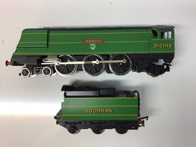 Lot 143 - Wrenn OO gauge 4-6-2 SR Green Streamlined Bulleid Pacific 'Plymouth' tender locomotive 21C103, boxed, W2266