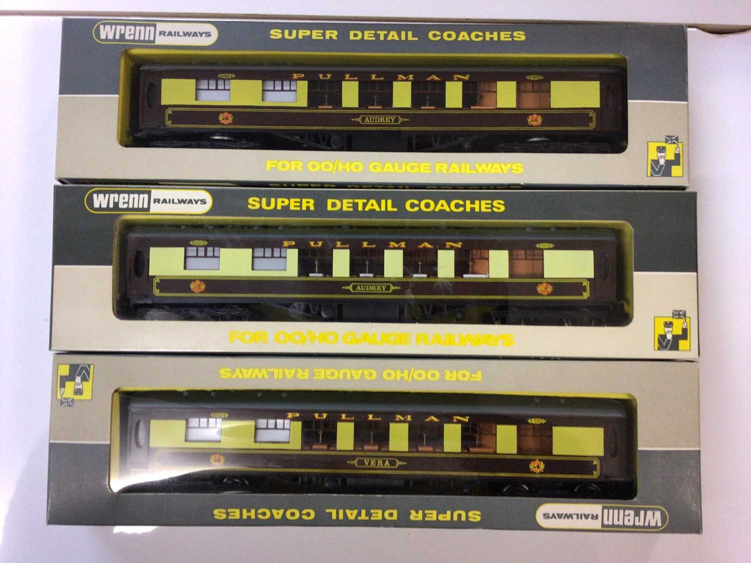 Lot 162 - Pullman Brown/Cream coaches including 1st Class 'Audrey' (x2), 'Vera', 'Hazel' and Parlour 'Car No.87', all boxed (5)