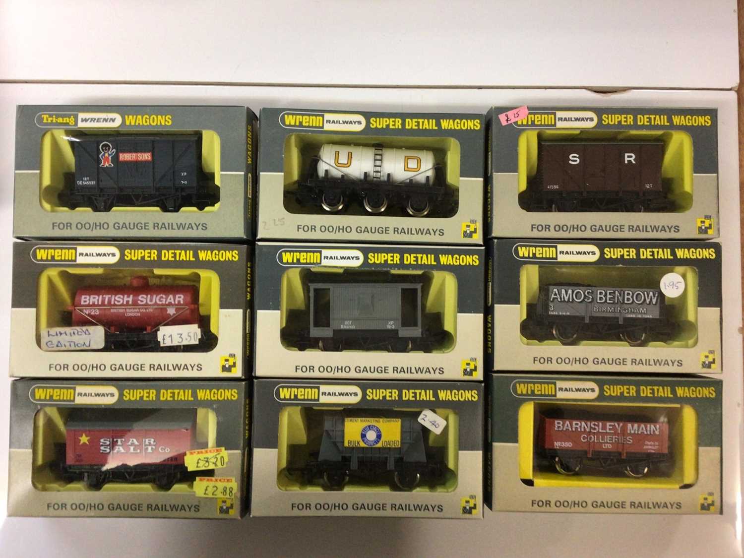 Lot 166 - Wrenn OO gauge rolling stock including wagons, tankers and vans (28)