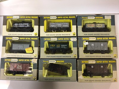 Lot 166 - Wrenn OO gauge rolling stock including wagons, tankers and vans (28)