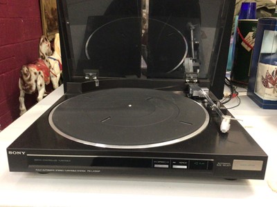 Lot 300 - Sony fully automatic stereo turntable system PS-LX330P, pair of Sony speakers and Yamaha keyboard