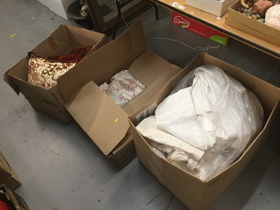 Lot 492 - Three boxes of linen and textiles.