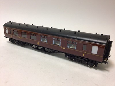 Lot 51 - Railway O gauge LMS Carriages including Composite Kitchen/Dining Car 250, Open 3rd Class Brake 27948, Corridor Brake 3rd Class 5500, Open Corridor Composite 9725, all in individual unmarked boxes (4)