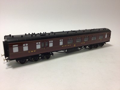 Lot 51 - Railway O gauge LMS Carriages including Composite Kitchen/Dining Car 250, Open 3rd Class Brake 27948, Corridor Brake 3rd Class 5500, Open Corridor Composite 9725, all in individual unmarked boxes (4)