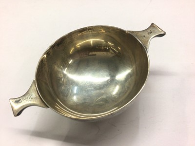 Lot 851 - Silver quaich (London 1946)