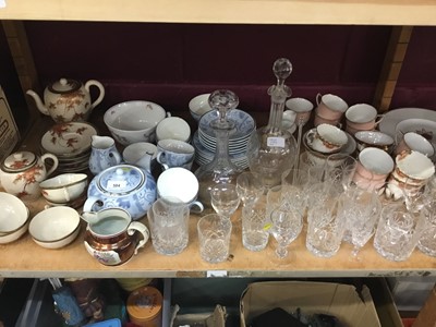 Lot 584 - Collection of teawares and glassware